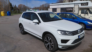 Volkswagen Touareg (5 фото из 14)