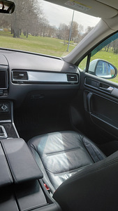 Volkswagen Touareg (10 фото из 14)