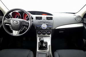 Mazda 3 Elegance 1.6 77kW (5 фото из 7)