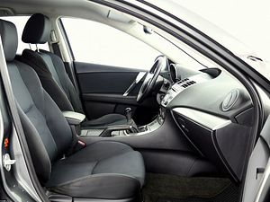 Mazda 3 Elegance 1.6 77kW (6 фото из 7)