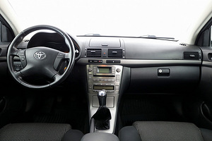 Toyota Avensis Linea Sol Facelift 1.8 95kW (5 foto / 8)