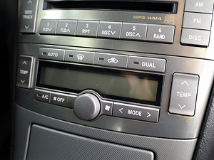 Toyota Avensis Linea Sol Facelift 1.8 95kW (8 foto / 8)