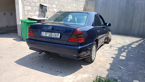 Mercedes c180 lav avto (3 լուսանկար / 5)