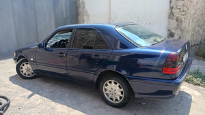 Mercedes c180 lav avto (5 լուսանկար / 5)