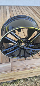 Литой диск Audi E-TRON RS GT (3 фото из 7)