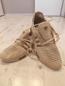 Кроссовки Adidas / Новые (1 фото из 4)