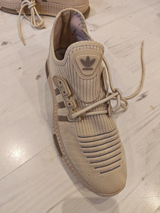 Кроссовки Adidas / Новые (3 фото из 4)