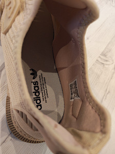 Кроссовки Adidas / Новые (4 фото из 4)