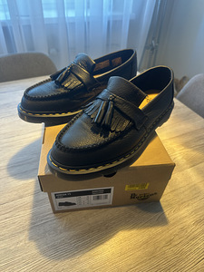 Dr.MARTENS ADRIAN YS (1 фото из 8)