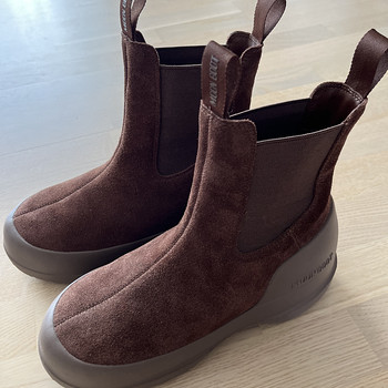 Moon boot