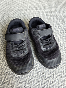 Детские кроссовки Nike, р. 28 (2 фото из 6)