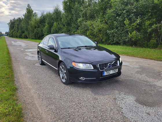 Volvo S80 2010 151 кВт