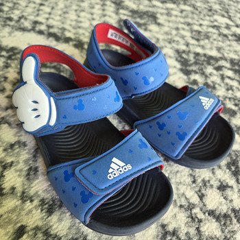 Adidas plätud/ sandaalid s27