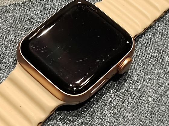 Apple Watch SE (2022) - 38mm
