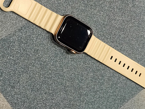 Apple Watch SE (2022) - 38mm (3 фото из 4)
