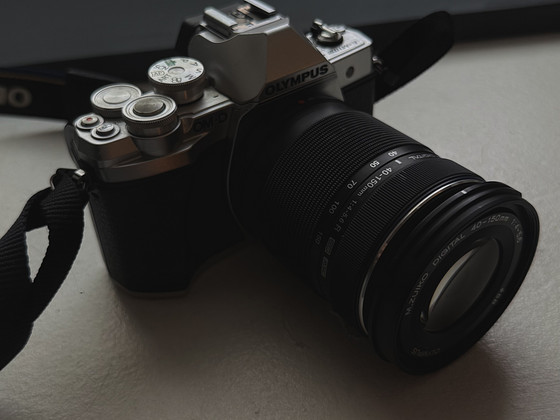 Olympus OM-D E-M10 Mark III
