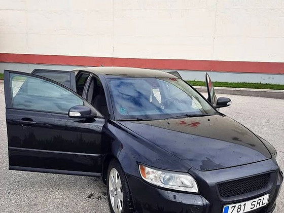 VOLVO V50 дизель 80 кВт ТО до 06.27, регистрация оплачена