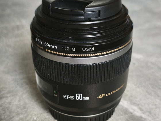 Canon EF-s 60 mm 1:2,8 USM Macro