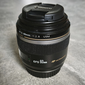 Canon EF-s 60 mm 1:2,8 USM Macro