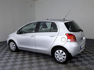 Toyota Yaris Linea Sol Facelift ATM 1.3 74kW (4 фото из 9)