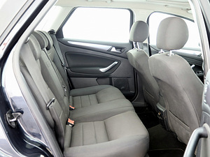 Ford Mondeo Comfort Facelift ATM 2.0 TDCi 120kW (7 фото из 7)
