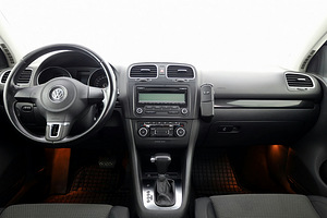 Volkswagen Golf Comfortline ATM 2.0 TDI 81kW (6 фото из 8)