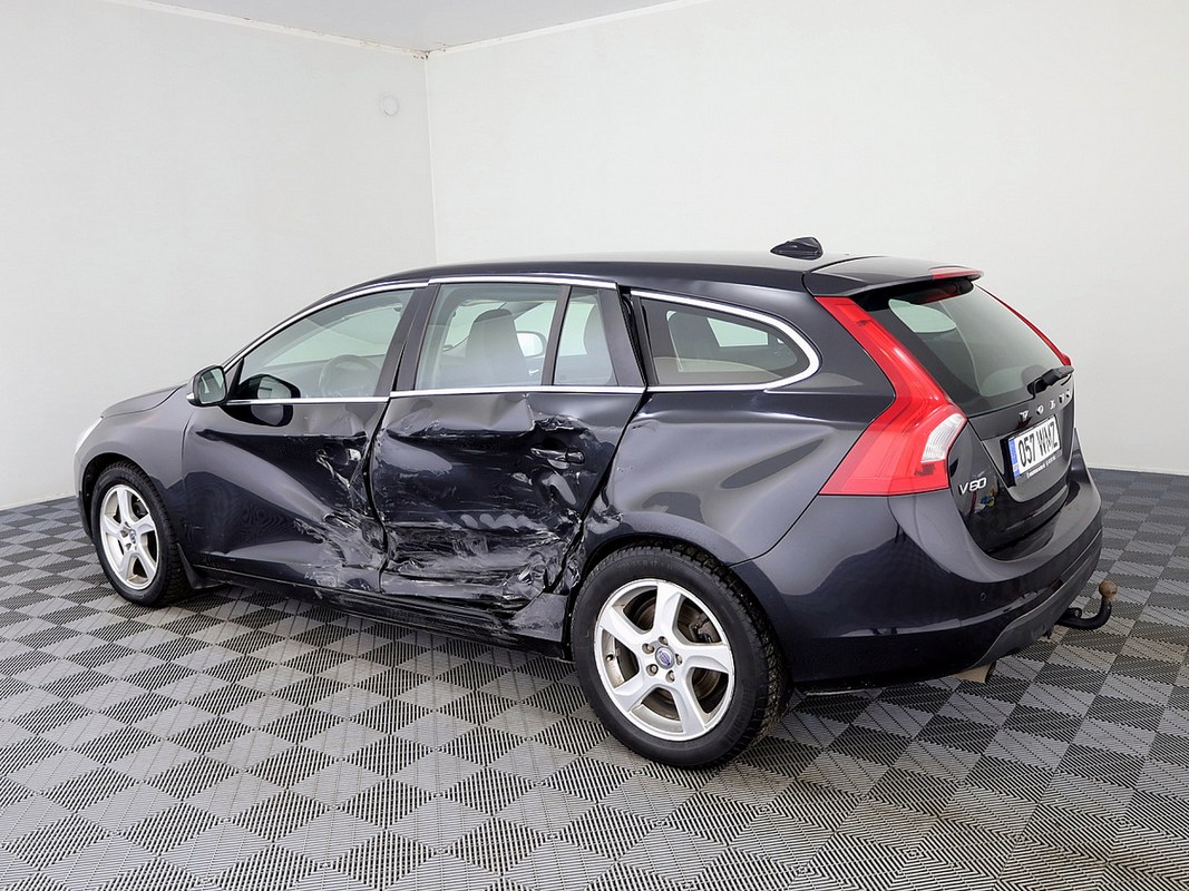 Volvo V60 Summum ATM 2.0 D5 120kW