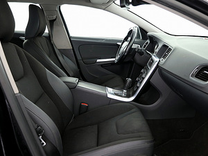 Volvo V60 Summum ATM 2.0 D5 120kW (6 фото из 7)