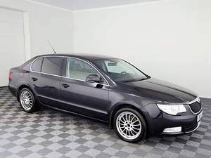 Skoda Superb Highline 1.4 92kW (1 фото из 7)