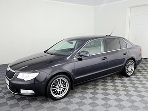 Skoda Superb Highline 1.4 92kW (2 фото из 7)