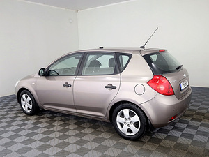 Kia Ceed Elegance ATM 1.6 90kW (4 фото из 7)