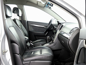 Chevrolet Captiva Luxury ATM 2.0 VCDi 110kW (6 фото из 7)