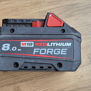 Milwaukee Forge M18 FB8 8.0Ah aku