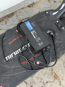 Dualtron Thunder 2 elektritõukeratas (3 foto / 10)