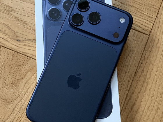 iPhone 17 Pro Max 512 ГБ — Deep Blue