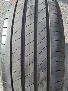 Goodyear Efficientgrip 2 (1 фото из 4)