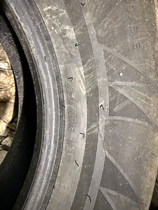 Продам зимние шины 265/70 r16 (3 фото из 4)