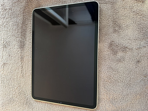 Продаётся iPad Pro 11″ (4-го поколения) в очень хорошем состоянии (4 фото из 4)