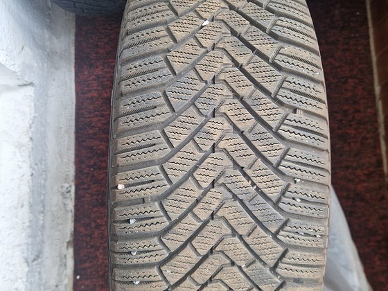 Комплект колес Kia R18 225/40 R18 — Goodyear UltraGrip Ice 3