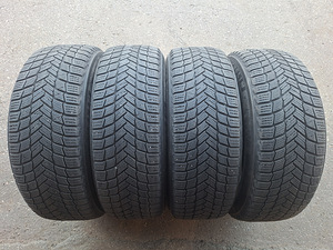 235/60/R18 Michelin X-Ice Snow зимние шины (1 фото из 3)