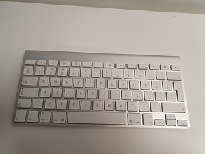 Клавиатура Apple Bluetooth (1 фото из 5)