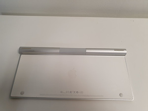 Клавиатура Apple Bluetooth (2 фото из 5)
