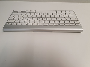 Клавиатура Apple Bluetooth (3 фото из 5)