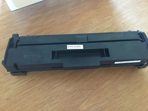 Must tooner tahm S111G Samsung printerile (1 foto / 4)