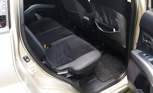 Mitsubishi Outlander 4x4 2.0 DI-D 103кВт (11 фото из 14)