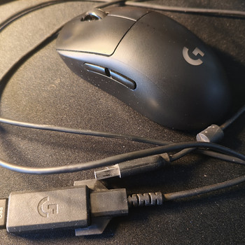 LOGITECH G PRO Wireless + беспроводное зарядное устройство