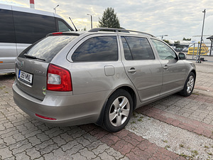 Skoda Octavia (3 фото из 12)