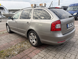 Skoda Octavia (4 фото из 12)