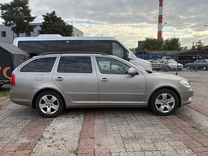 Skoda Octavia (5 фото из 12)
