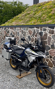 Мотоцикл CFMOTO 800MT R2 8-клапанный DOHC EFI EURO5 67kW (6 фото из 9)
